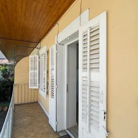 T1 Entre Et Avec Balcon Apartmán *