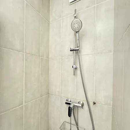 Apartmán T1 Entre Et Avec Balcon *