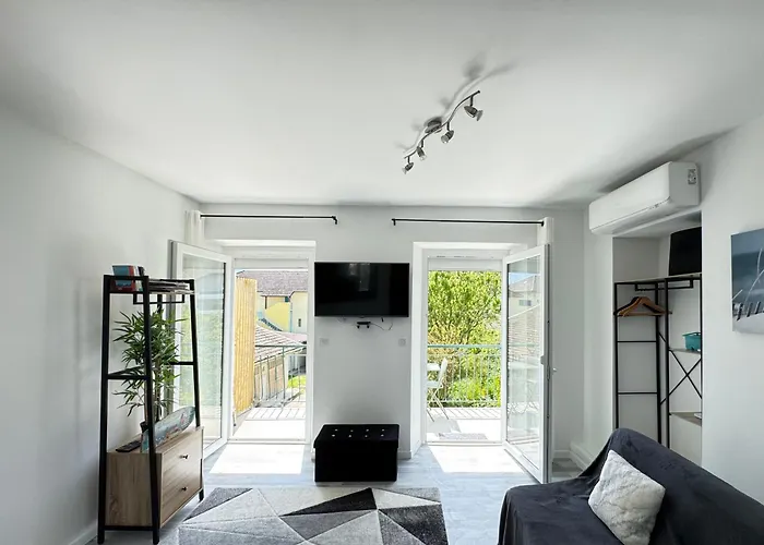 T1 Entre Et Avec Balcon * إيكس ليه با